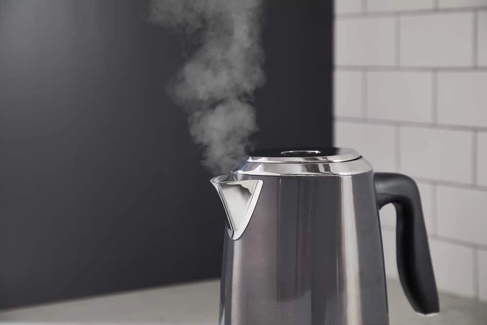 PADERNO Cordless Electric Kettle W/ Auto Shut Off, Black Stainless Steel, 1.7L - Image 3