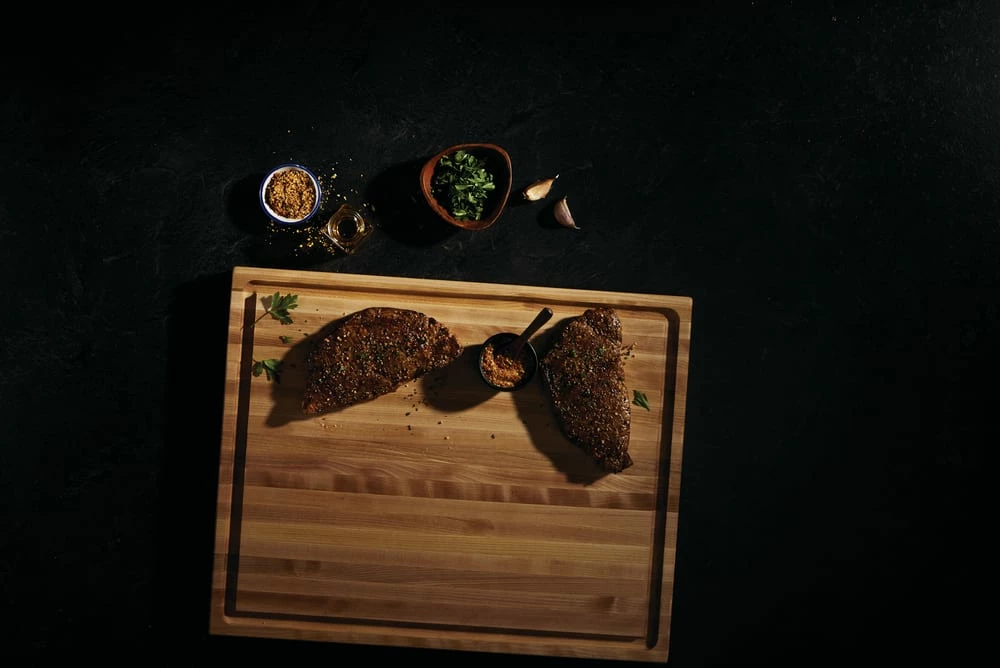 PADERNO Maple Hardwood Cutting Board, Grip Handles, 12-in X 16-in - Image 2