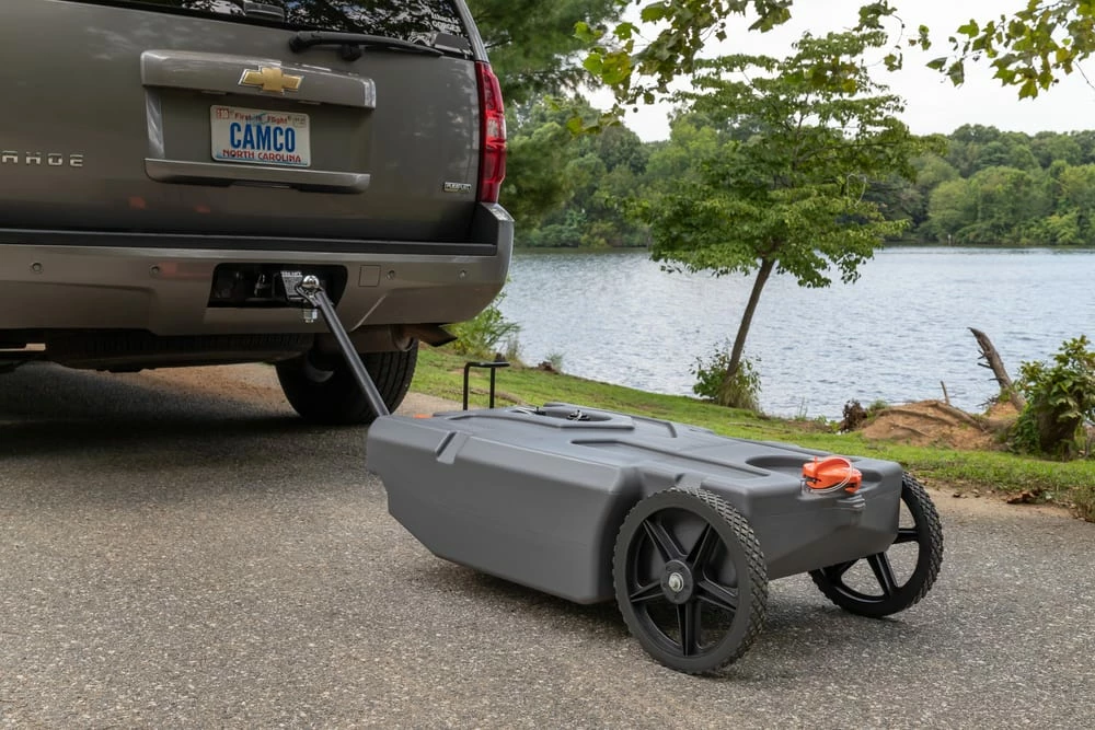 Camco Rhino Tote Tank With Front Wheels, 28-Gal - Image 7